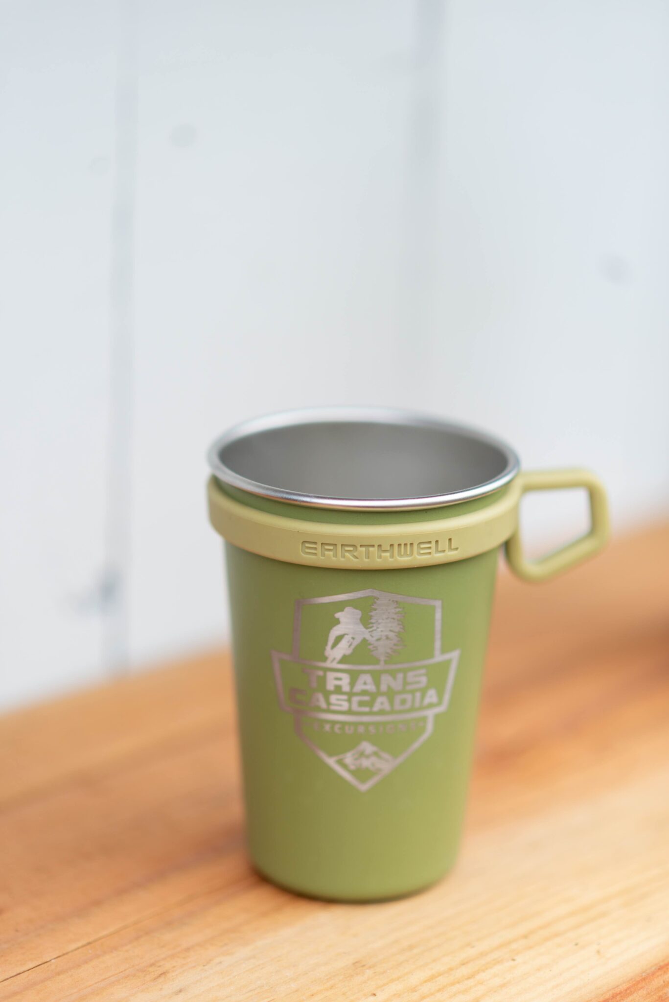 https://www.transcascadiaexcursions.com/wp-content/uploads/2021/08/TCE_Product-Mug_Green_Top-scaled.jpeg