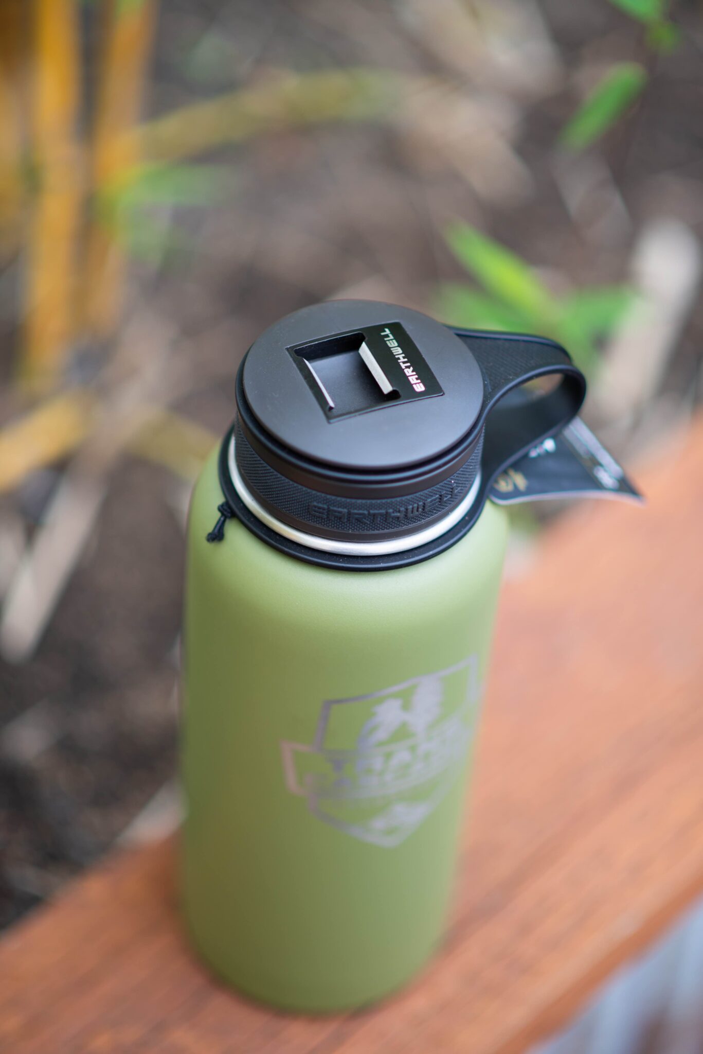 https://www.transcascadiaexcursions.com/wp-content/uploads/2021/08/TCE_Product-Water-Bottle_Small_Green-Top-1-scaled.jpeg